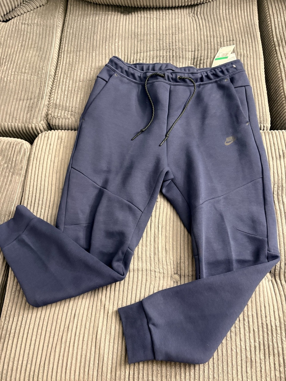 Nike slim fit taper leg regular length men’s XL Nike tech NWT PANTS